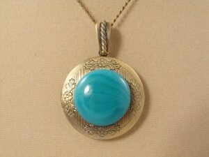 Медальон Бирюзовое стеклышко