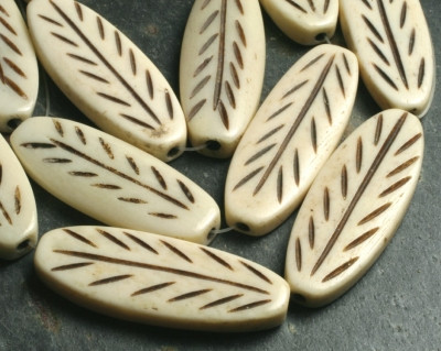 Бусина из кости Елочка кремовая (1шт)
