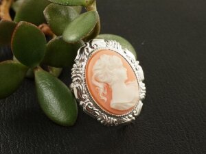 Кольцо-камея Дама на розовом (18х25мм)