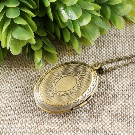 Медальон Инталия Камея Дама Радужная фуксия из стекла bronze